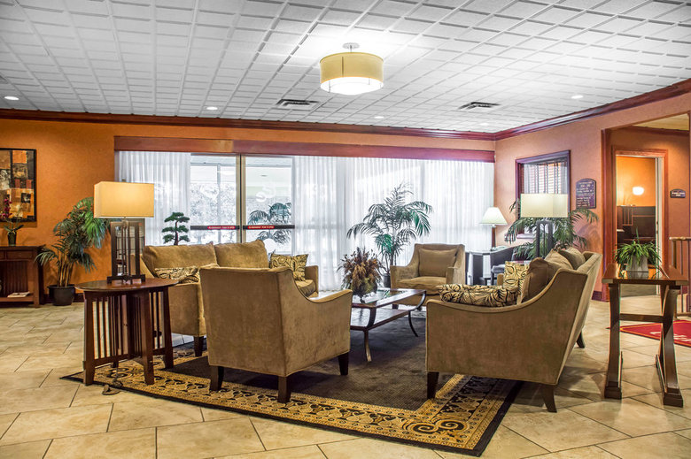 Hotel Clarion Inn & Suites Fairgrounds