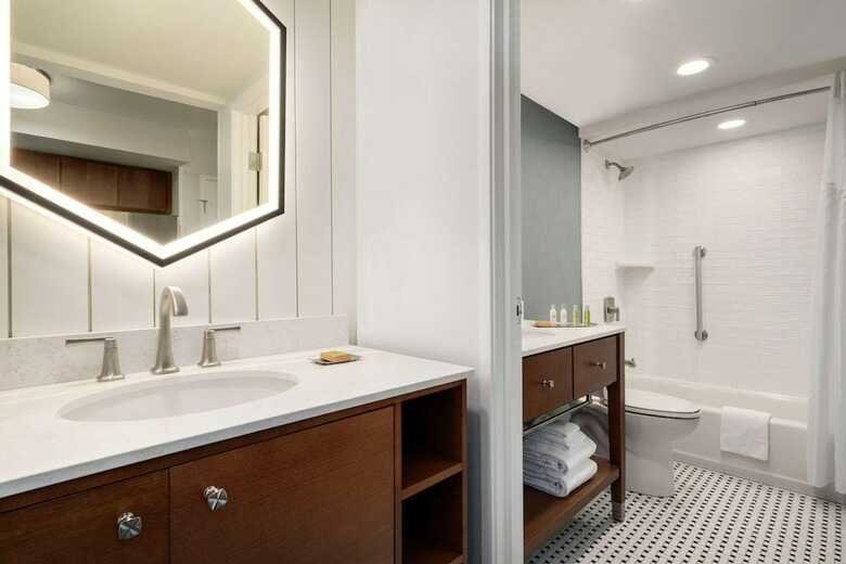 Hotel Quality Inn & Suites Beachfront