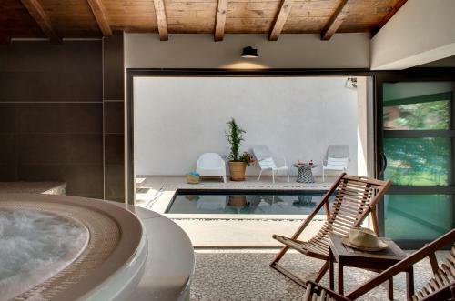 Hotel Oustau Camarguen H�tel & Spa
