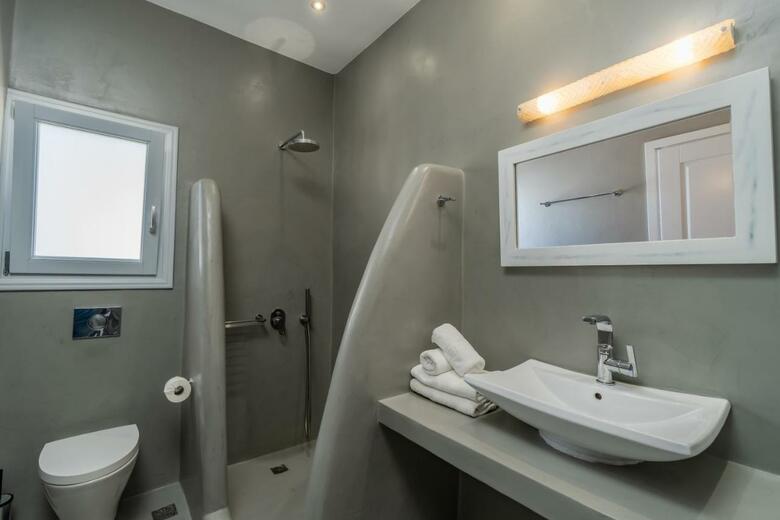 Central Fira Hotel