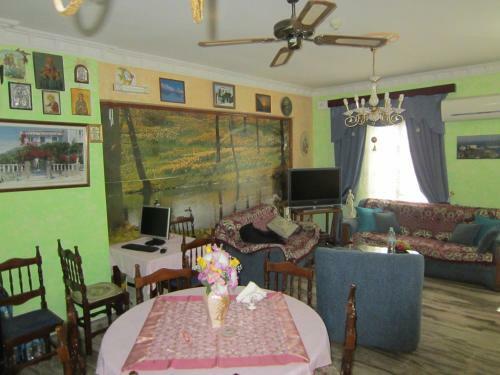 Hostal G. Sandalis Hotel