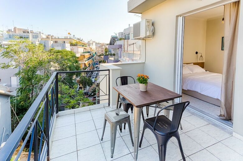 Apartamento Aris Athens Suites