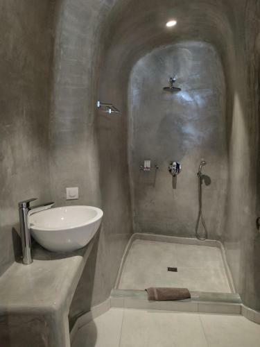 Hostal Iriana Apartments