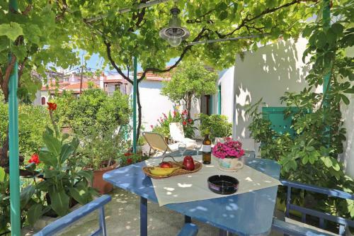 Spring Bliss Garden House