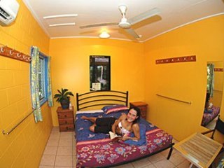 Hostal Calypso Inn Barckpackers Resort