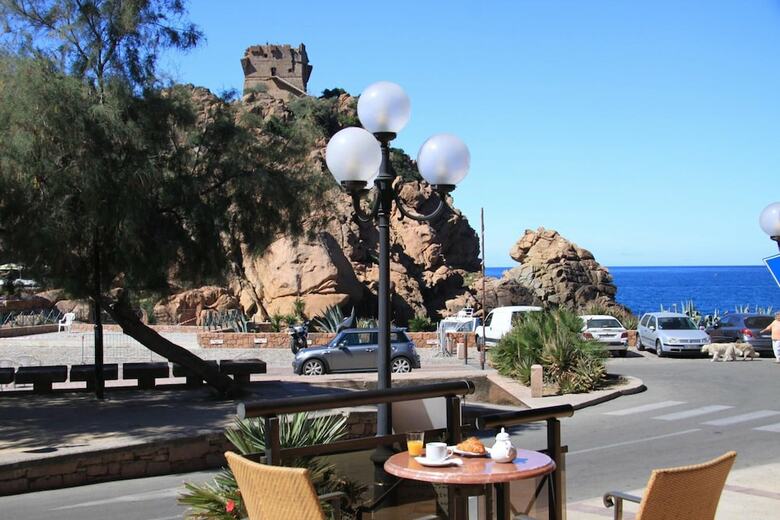 Hotel H�tel Le Subrini