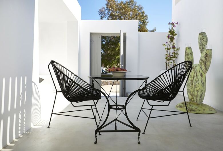 Eolia Kamari Villa