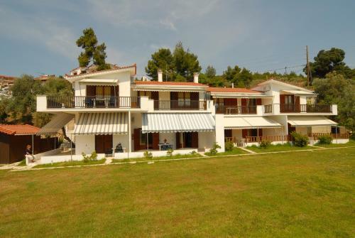 Aparthotel Villa Zaharo And Lilian Apartments