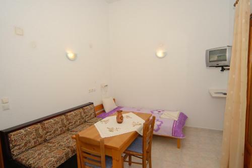 Aparthotel Villa Zaharo And Lilian Apartments