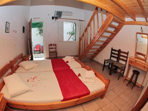 Hostal Glaros Guesthouse