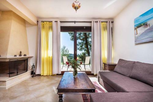 Akritas Ef Zin Villas & Suites