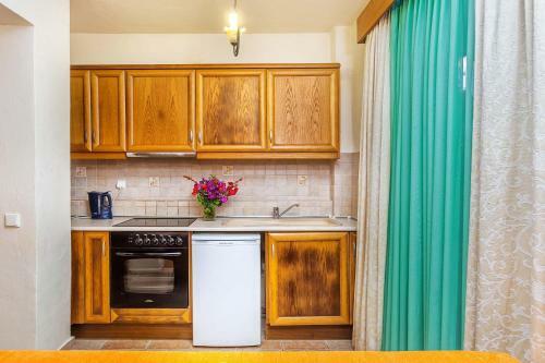 Akritas Ef Zin Villas & Suites