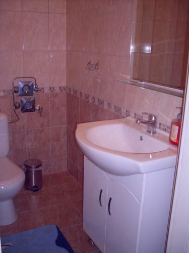 K�roly Apartments