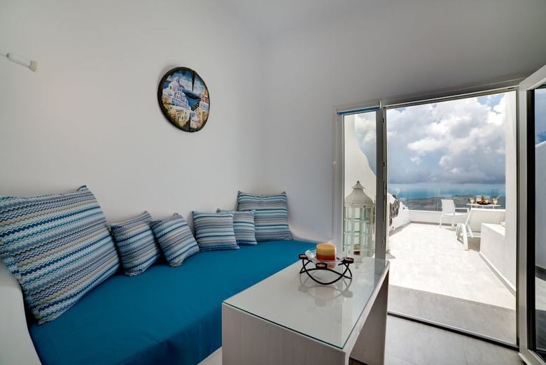 Villa Fira Deep Blue Suites