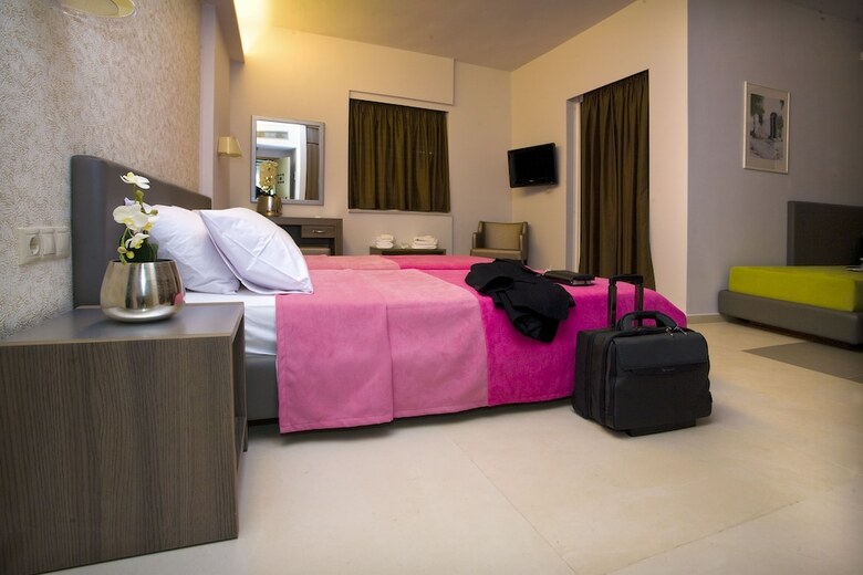 Astron Hotel