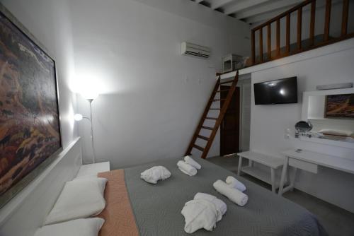 Olive Press Hotel & Apartments
