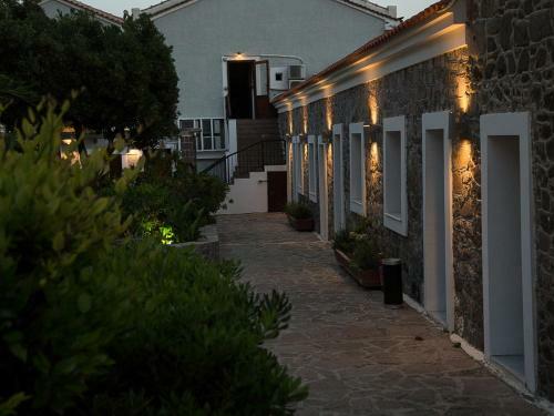 Olive Press Hotel & Apartments