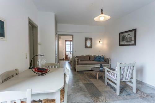 Vardia Hotel