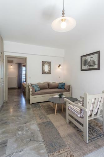 Vardia Hotel