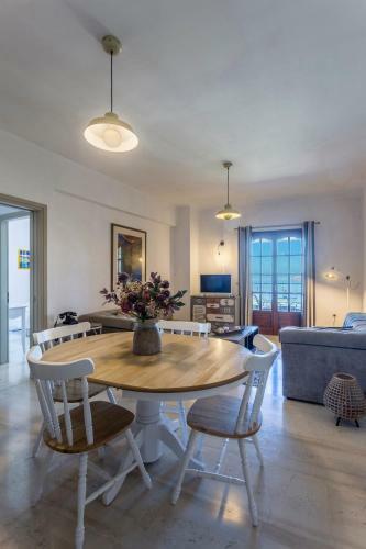 Vardia Hotel