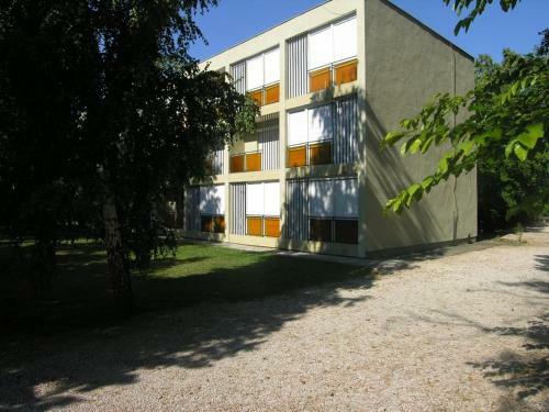 Apartments In Balatonlelle/balaton 19043