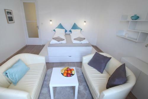 D.five Elizabeth Garden Apartment