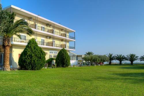 Kopsis Beach Hotel