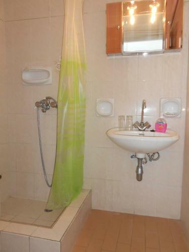 Zorbas Hotel & Studios