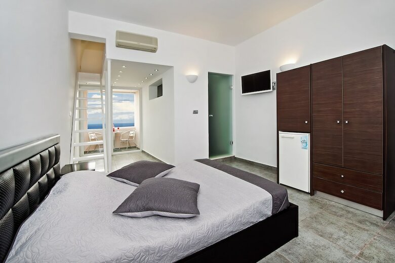 Hostal Gianna Suites