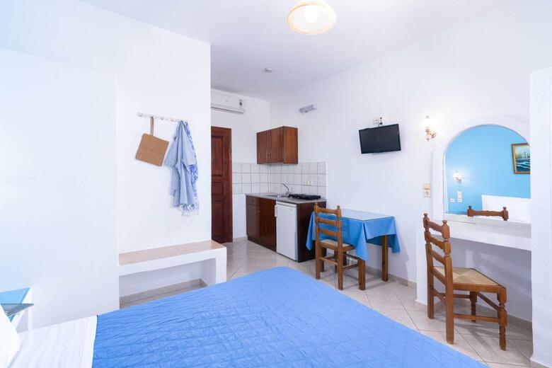 Hostal Mandilaria Studios