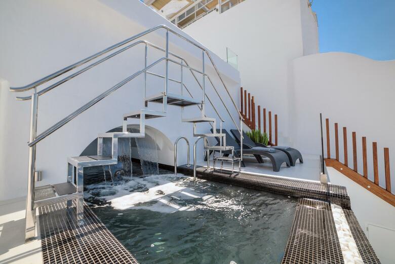 Hotel Day Dream Luxury Suites