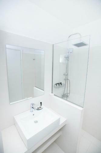 Hotel Bianco Olympico Beach Resort