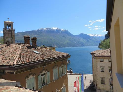 Al Lago Apartments