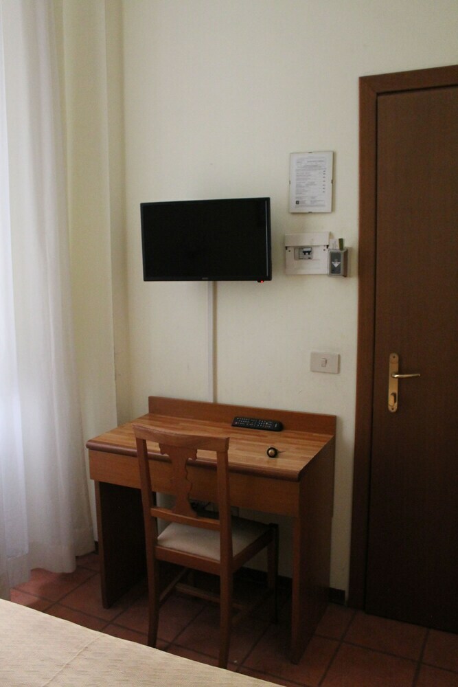Hotel Pomezia