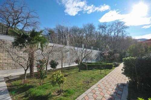 Apartments Maini