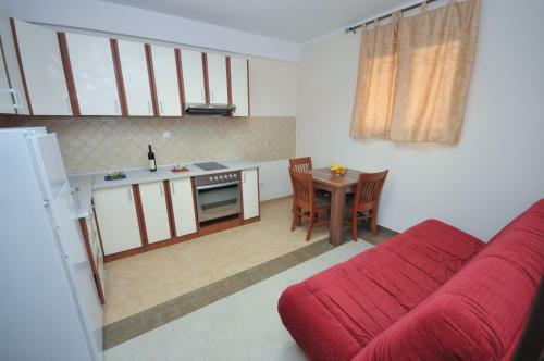 Apartments Maini