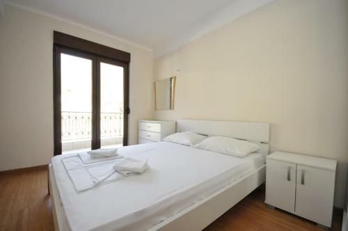 Apartments Maini