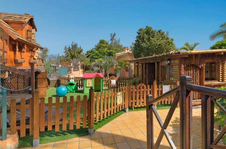 Hotel Green Garden Resort & Suites