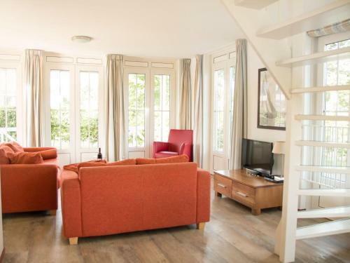 Villa Holiday Home Bungalowparck Tulp & Zee.6