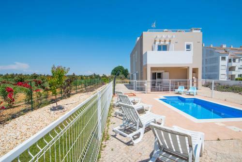 Villa Casa Das �rvores By Algartur