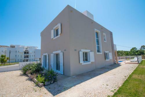Villa Casa Das �rvores By Algartur