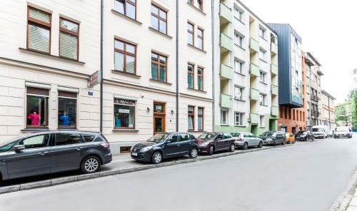 Apartamenty ?azarza 17