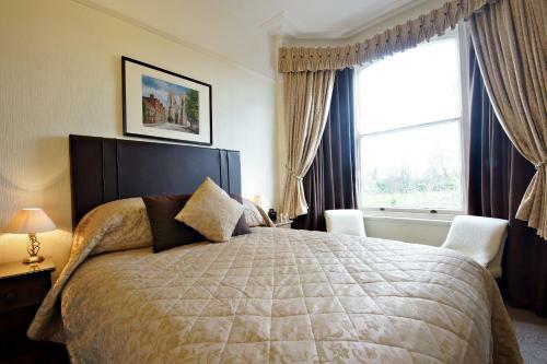 Hostal Bronte Guest House