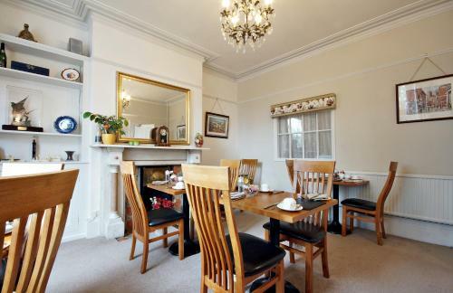 Hostal Bronte Guest House