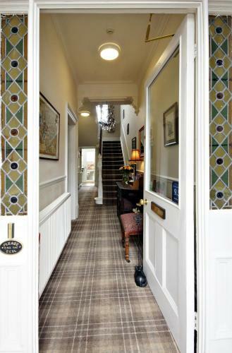 Hostal Bronte Guest House