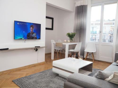 Grand-tourist Center Point Apartments