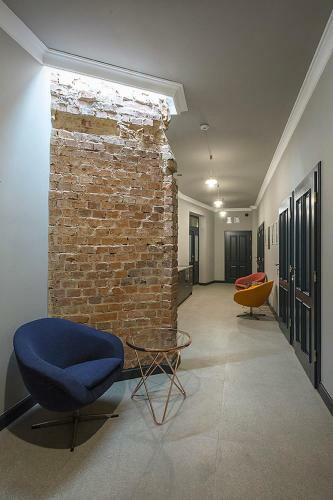 Moho L Hostel