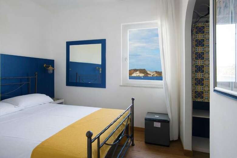Hotel Torre Dei Borboni