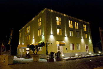 Hotel La Isla Resort