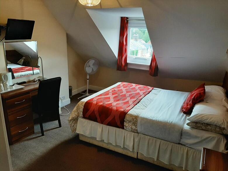 Hostal The Sportsview Guest House